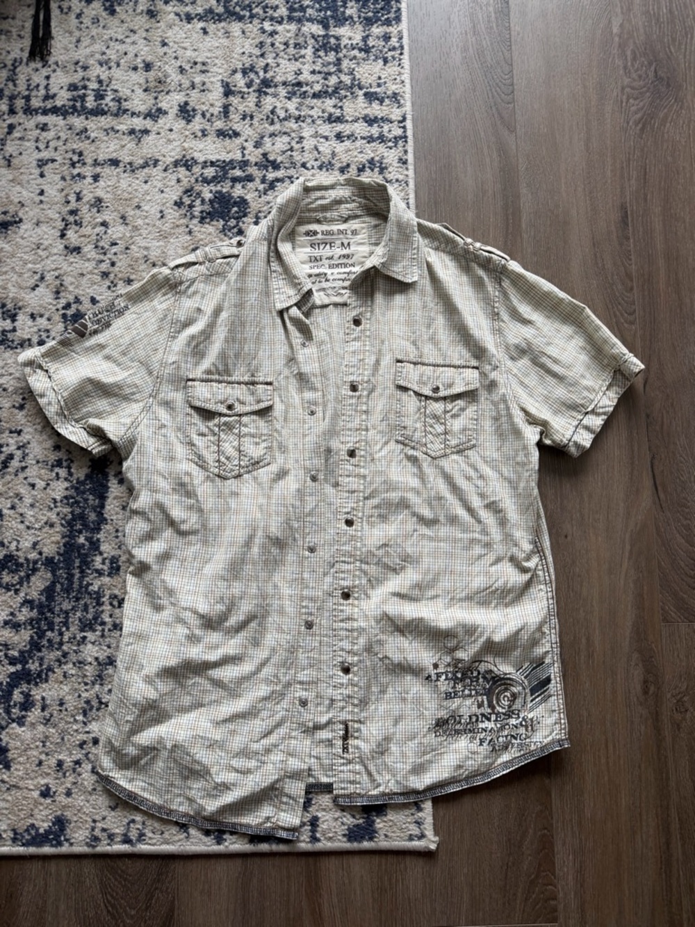 ❤️SOLD Men's Short-Sleeve Button-Up Shirt - Beige Plaid